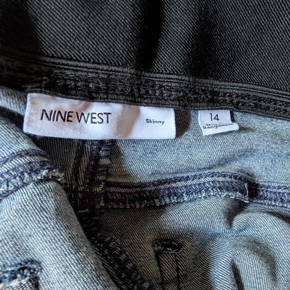 Nine West Tummy-Control Skinny Jeans
Color: Medium Wash, Size: 14 (EUC) - Picture 6 of 9